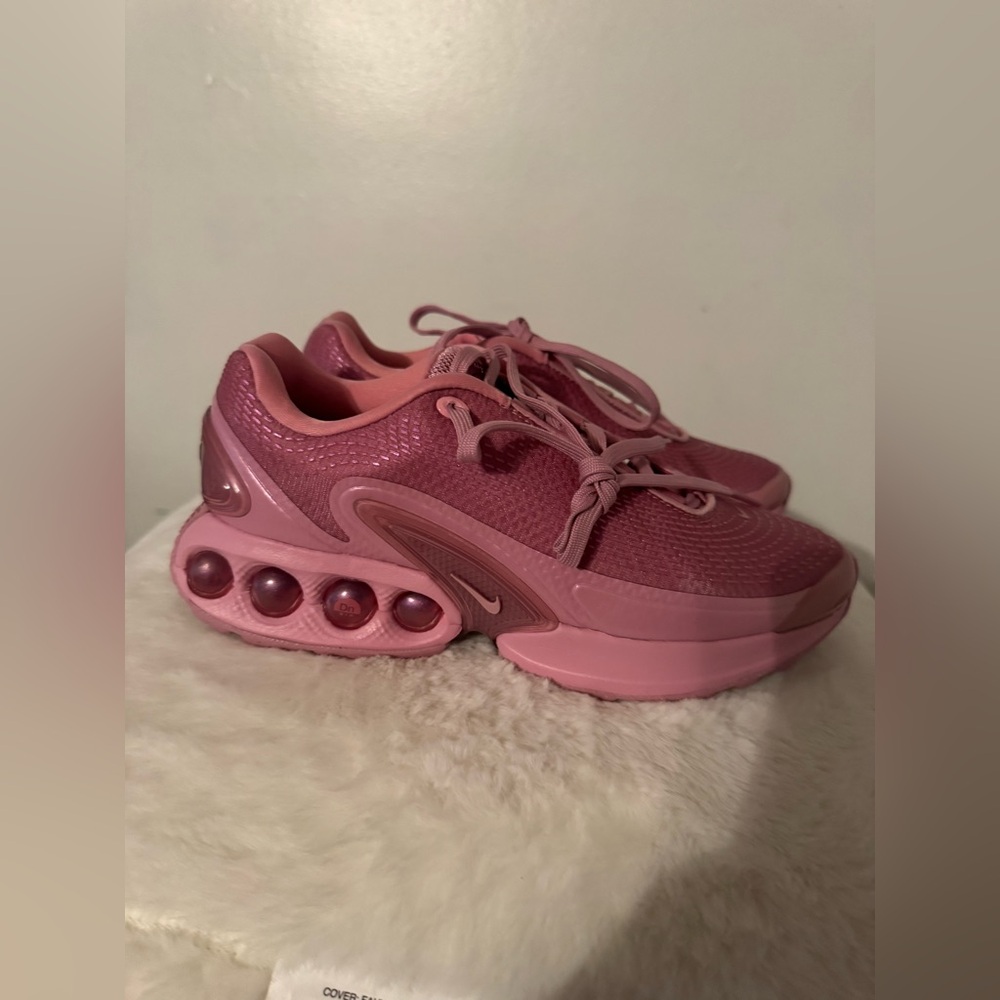 Nike Women's Pink Athletic Sneakers with Bubble Cushion Midsole